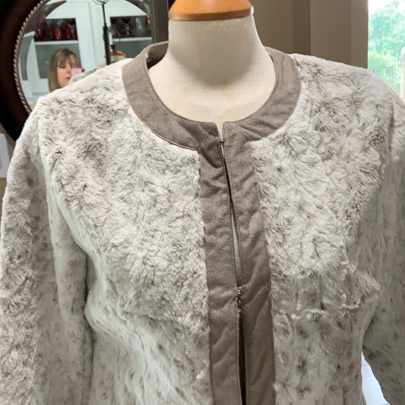 Chi Carlos Falchi Lynx Faux Fur Jacket - Picture 5 of 13